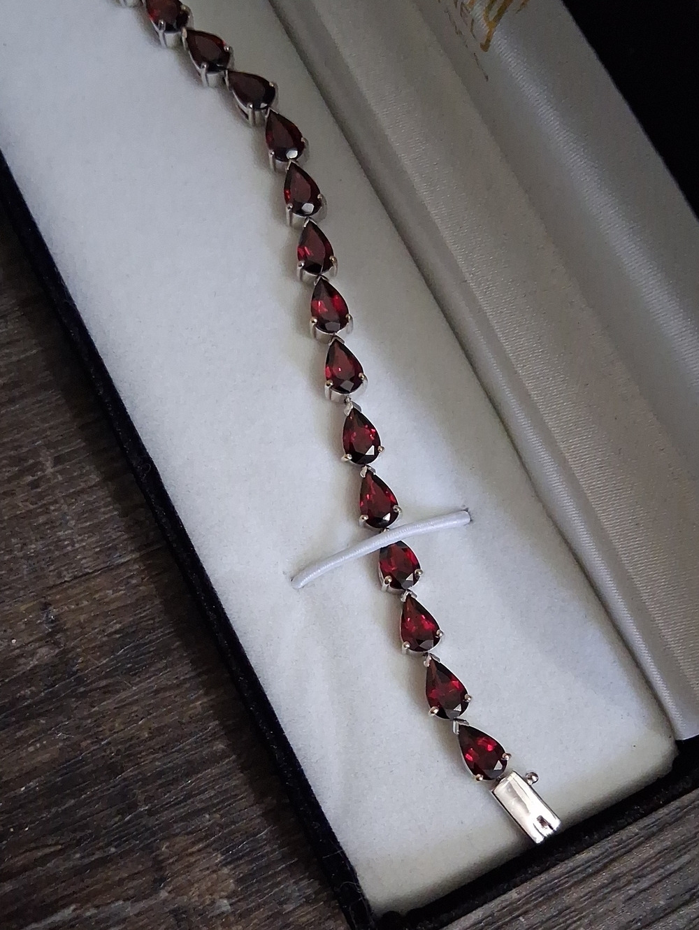 14K Solid WG Deep Red Genuine Garnet Bracelet (20, 7.5mm, Pear Cut Gemstones) - Picture 7 of 9